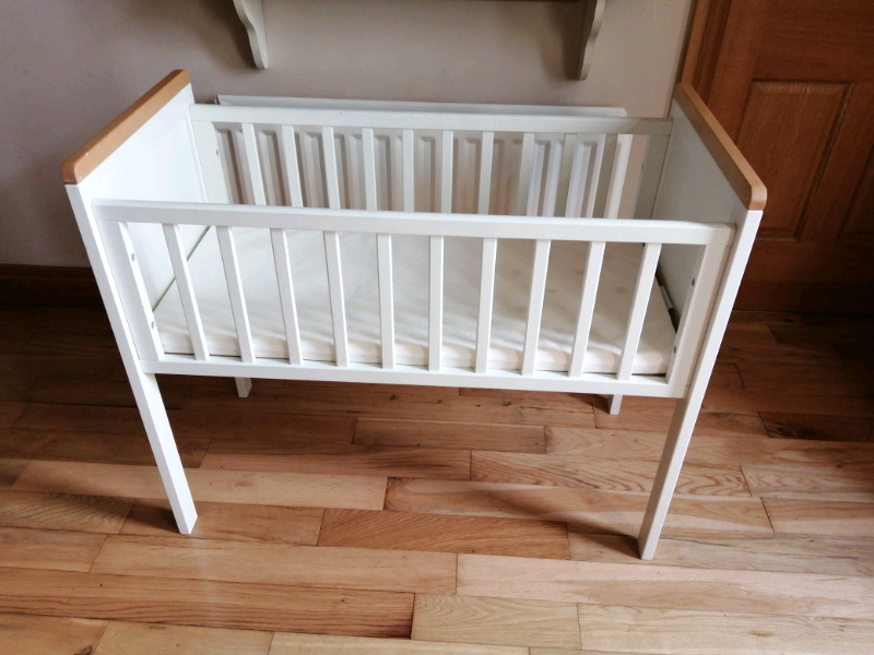 cosatto crib